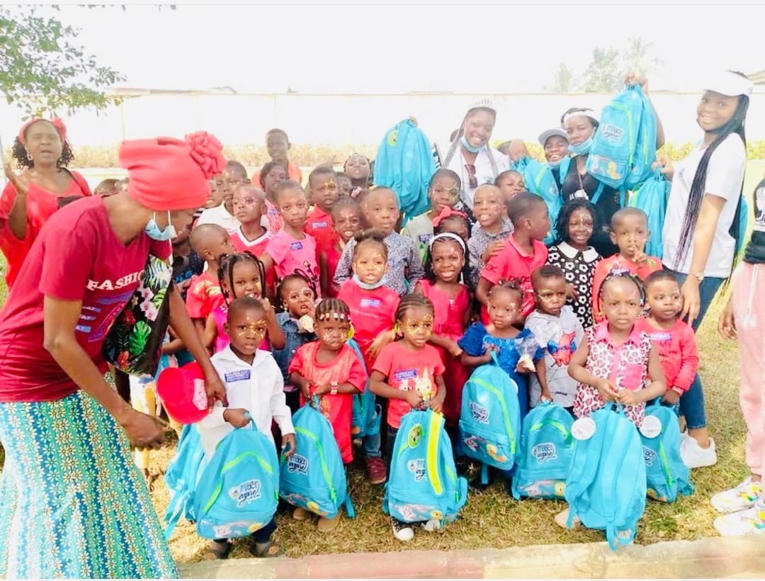 2022 CHRISTMAS PARTY and LOVE SHARING